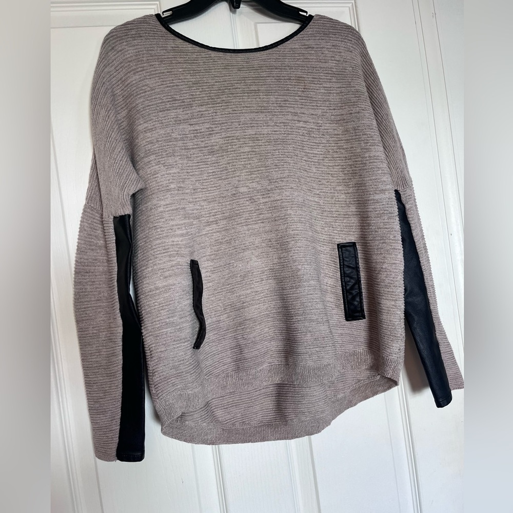 BCX sweater- tan and black